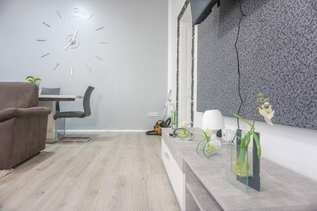 Apartment In Wuppertal - Charmante 3-Zimmer-Oase Mit Kamin Und Badewanne Zewnętrze zdjęcie