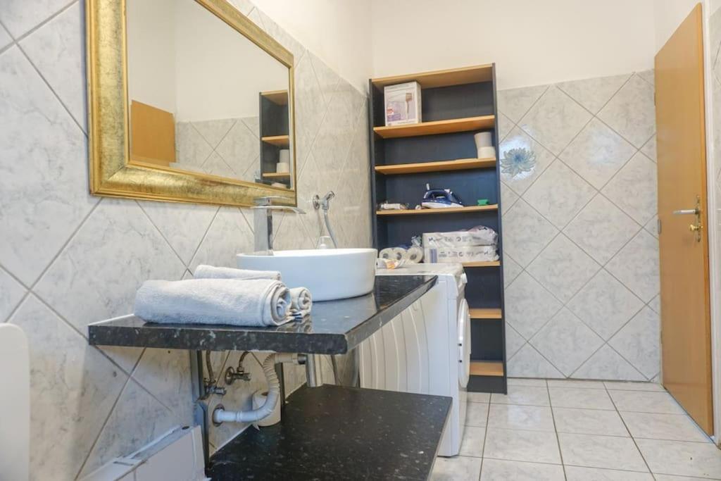 Apartment In Wuppertal - Charmante 3-Zimmer-Oase Mit Kamin Und Badewanne Zewnętrze zdjęcie