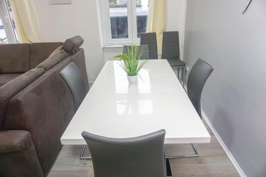 Apartment In Wuppertal - Charmante 3-Zimmer-Oase Mit Kamin Und Badewanne Zewnętrze zdjęcie
