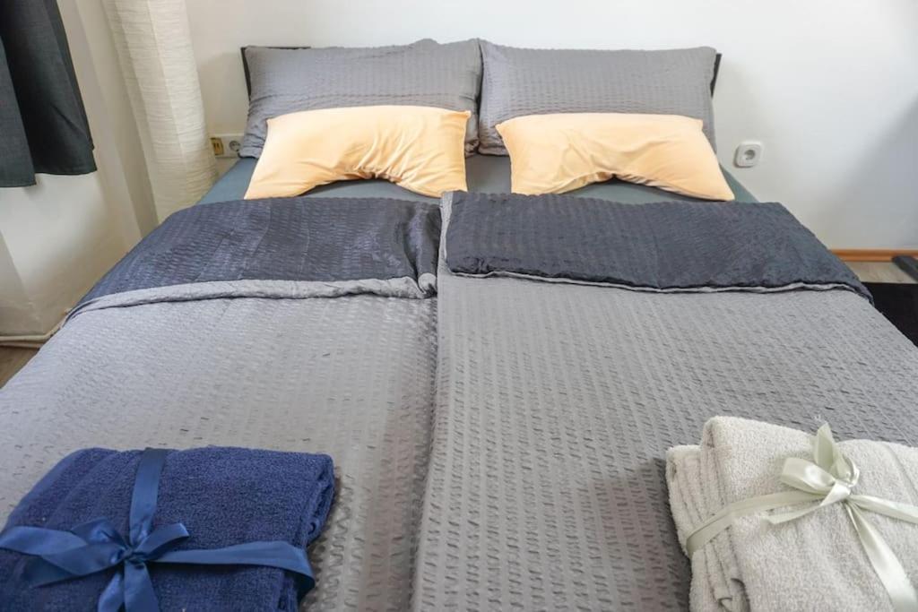 Apartment In Wuppertal - Charmante 3-Zimmer-Oase Mit Kamin Und Badewanne Zewnętrze zdjęcie
